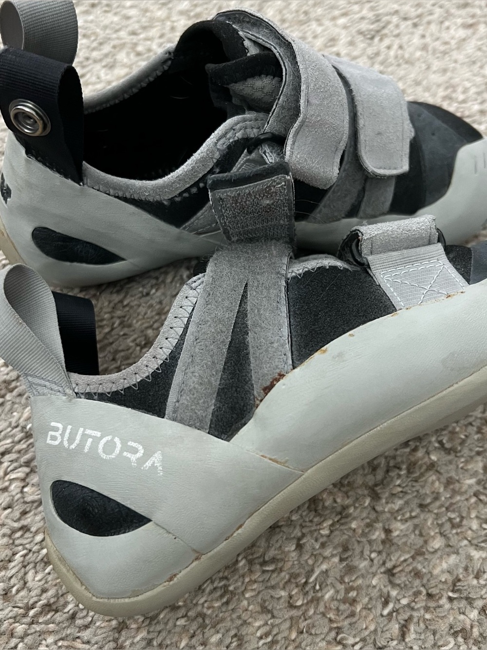 Butora Kids' Gray and Black Climbing Sneakers Size 4